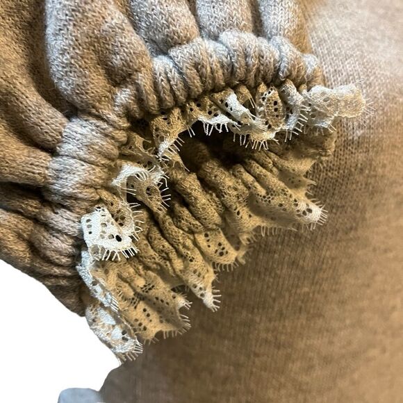 Shabby Chic Grey Keyhole Neck Shirt Sleeve Sweater with Lace Trim. 1 Button sz S - Picture 7 of 16